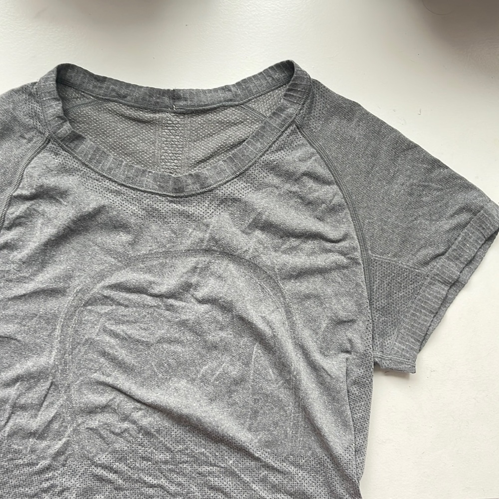 Gray short sleeve lululemon swiftly tech